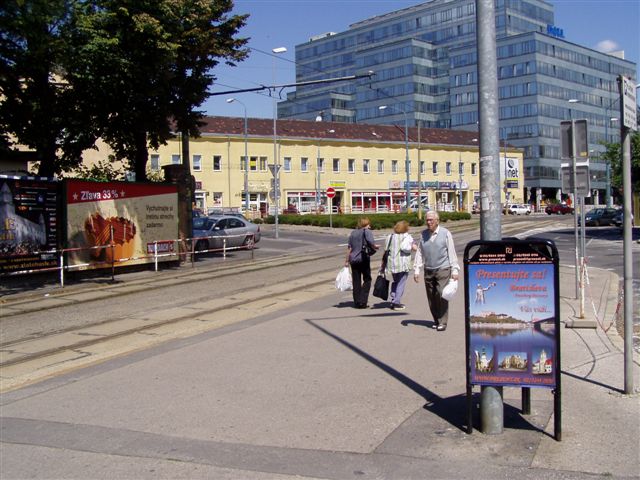 1511238 Billboard, Bratislava (Americké nám. / Radlinského)