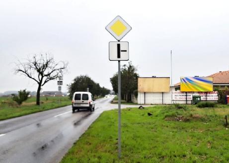 581135 Billboard, Kalinkovo (Hlavná/Konvalinková)