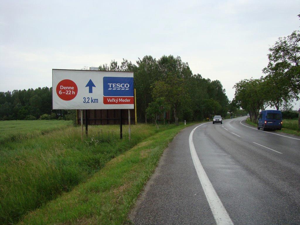 201202 Billboard, Veľký Meder (cesta 1.tr. Komárno - Veľký Meder )