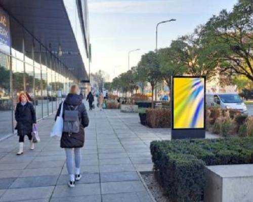 412357 Citylight, Nitra (Štefánikova trieda)