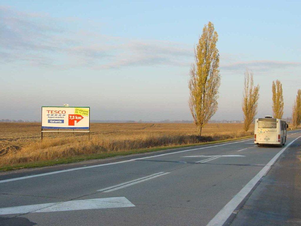 211107 Billboard, Sládkovičovo (š. c. E571 - sm. Sereď)